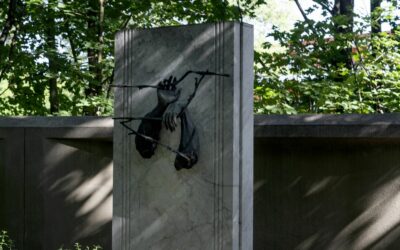 Vycházky v dubnu 2026: tři oblíbené hřbitovy