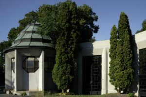 Vycházky v květnu 2026: rozkvetlý kubismus, umění a váleční hrdinové